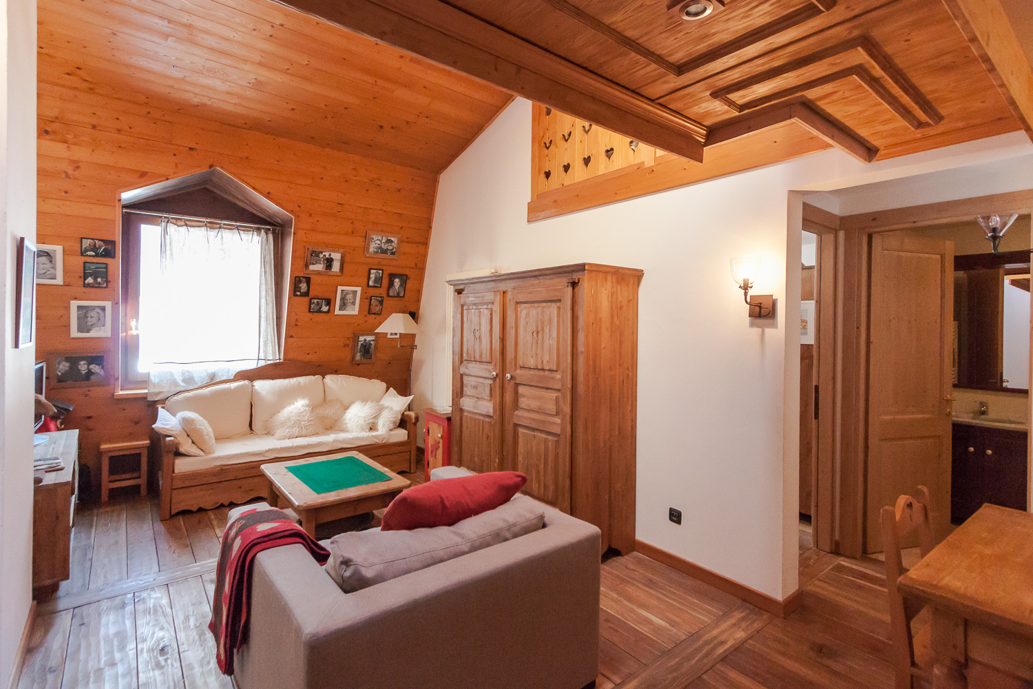Cuisine d'appartement duplex à vendre, Les Alpes 1, Chamonix Centre Cuisine d'appartement duplex à vendre, Les Alpes 1, Chamonix Centre