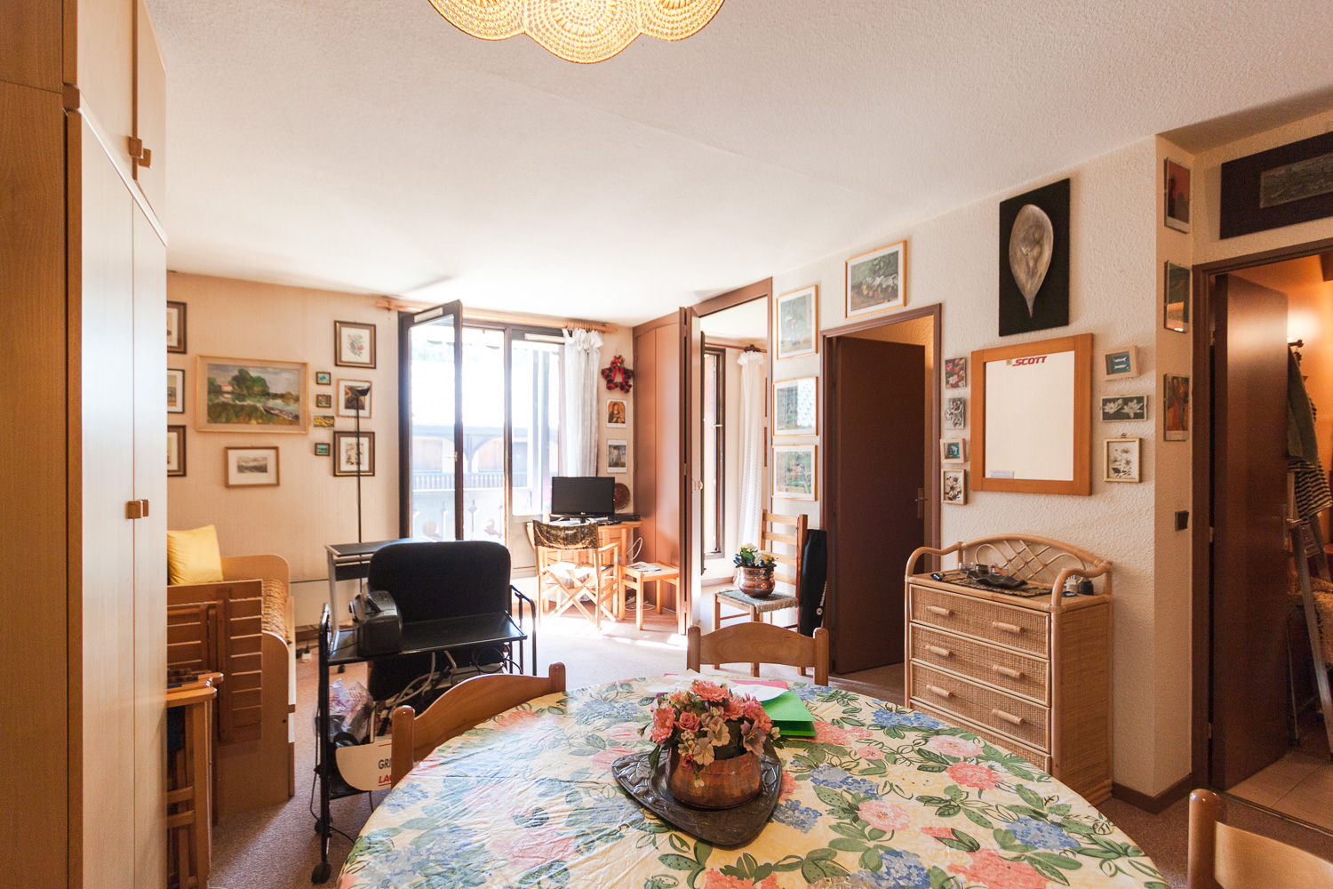 Dining and lounge room of the apartment for sale in Chamonix Sud Dining and lounge room of the apartment for sale in Chamonix Sud