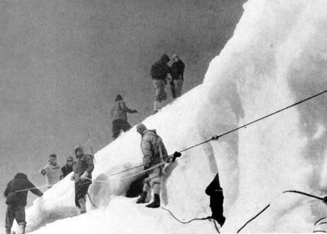 Image historique d'un group en cordÃ©e